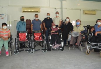 Kütahya’daki Engelliler tekerlekli sandalye sevinci yaşadı.